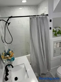 Rooms at Broadway Booking - Image 4