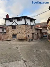 EL REFUGIO DE VALGAÑON Casa de Piedra con chimenea junto a Ezcaray - Image 1