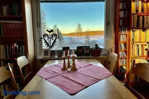 Stort hus med trädgård - sjötomt med egen båt - Image 5