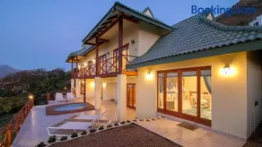 Le Gaulois Luxury Apartments, sleeps 2, Sea Views - Image 1