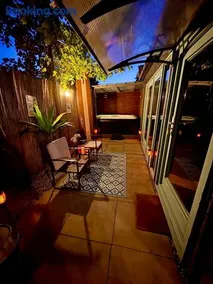 Cozy Beach house with private jacuzzi & garden between Amsterdam Haarlem and Schiphol Airport - Image 4