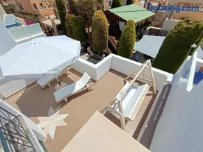 Chariot Apartments Santorini - Image 4