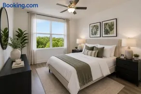 The Victory Luxe Modern Dallas 1BR - Image 1