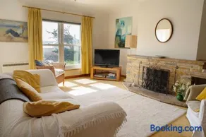 3 Linkside House, Thurlestone S Devon, near beach - Image 2