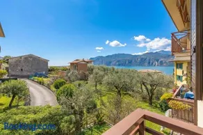 Margherita Apartment - Lake and Mountain Views - Happy Rentals - Image 1