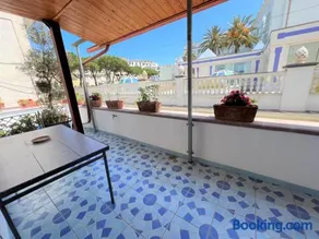 Twin Apartments - Image 2