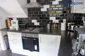 Afan Valley Home - DOUBLE OR TWIN ROOMS! - Image 4