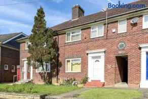 Tranquil 3 Bed in urban location - Image 2