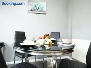 Cosy up in Palmers Leaze - Image 2