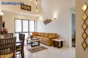 Cozy 2BHK Apartment with highspeed WiFi and private kitchen near Golf Course Road, Gurgaon - Image 1