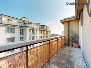 Bright flat in the heart of Lausanne - Image 1
