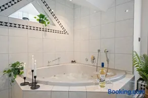 Fantastico appartamento accogliente e familiare con sauna e idromassaggio | Vista sulla natura - Image 3