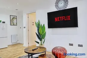 Very Cosy & Lovely 1 Bed Garden Apartment with side access, Suitable for Long Stay and Short Stay - Image 2