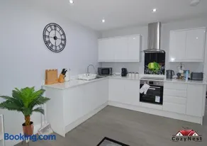 Luxury Central Self Contained Flat by CozyNest - Image 3