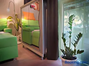 Banshill Apartment - Image 1