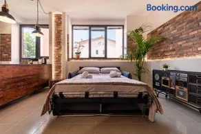 Wild Loft 20' Milan, 15 RHO-FIERA & MXP - Image 2