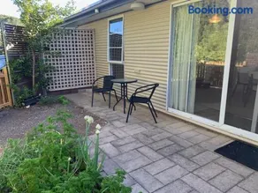 Very Comfortable Granny Flat - Image 4
