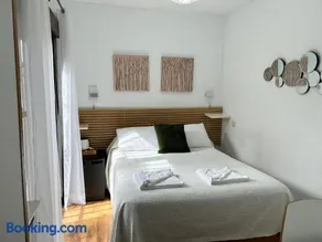 El Mondalindo Habitación intima con patio - Image 5