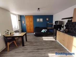 Logement indépendant avec parking privé - Image 1