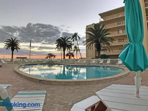 Beach Condo on Siesta Key Beach w/ Heated Pool - Image 1