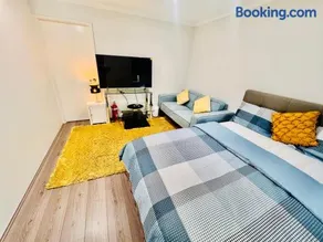 Modern King Suite on Swan Valley Doorstep - Image 4