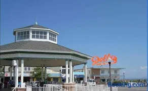 Lovely 2-bedroom condo, close to beaches - Image 5