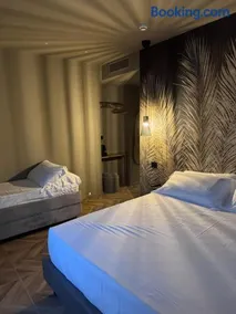 Rock Crystal Boutique Hotel - Image 2