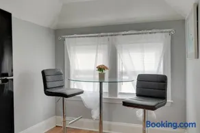 Spacious and Comfortable 1 Bed 25 km from Gillette - Image 3