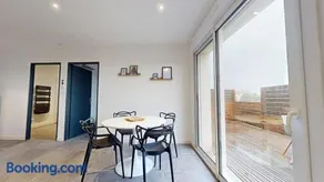 Appartement Premium avec Terrasse - Parking privatif Gratuit - Fibre Wi-Fi - À 2 min Centre-Ville Dole - Image 3