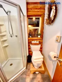 Olalla Farm Guest Stay & Cabin - Image 4