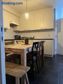 Apartment 202 - Image 4