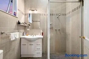 Fremantle Accommodation Villas Arundel St - Image 4