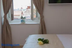 Summer Lounge Apartments - Image 5