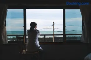 港に停泊する町のフロント moyai 舫 - Image 1
