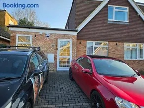 Studio for 2Guests-Parking-Garden-NearLondon-Ac - Image 5