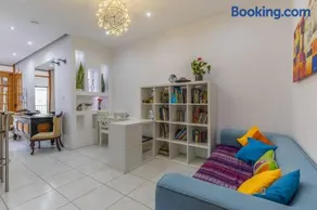 Home walking distance from the sea. - Image 1