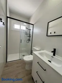 La Plaza Apartments - Image 3