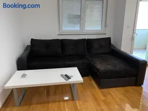 Apartment 28 - Image 4