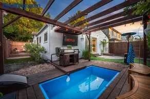 Modern 3BR with Patio Pool & Prime Hollywood Spot - Image 1