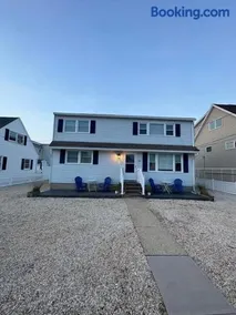Lbi- Ship Bottom, Duplex Available For Summer 2026 Rentals - Image 1