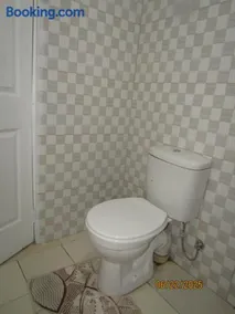 The PHOMOLONG GUEST HOUSE - Image 5