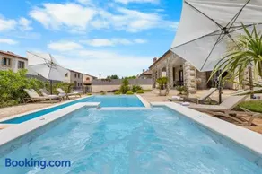Villa Serenita with heated pool - Image 2