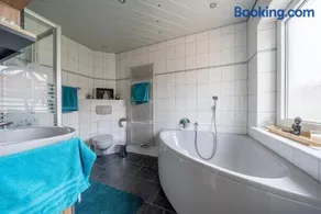 ID 7025 - Private Rooms - Image 5