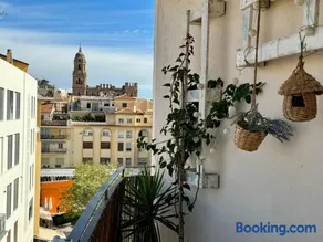 Exclusive Views of Malaga, Santa Isabel - Image 1