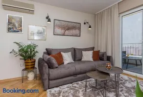 Chic apartment Zoja near beach with free parking - Image 1