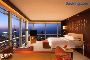 Lazarus Apartment - Image 1