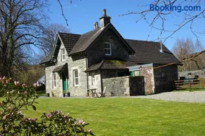 The School House - Image 1