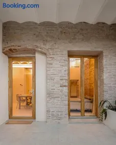 Design house with swimming pool near the sea - Image 2
