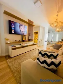Casa Premium com Piscina Aquecida e Espaço Gourmet - Image 1