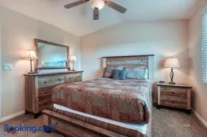 3BR / 2BA Townhome with Pool, Patio, WiFi, Washer/Dryer - Image 4
